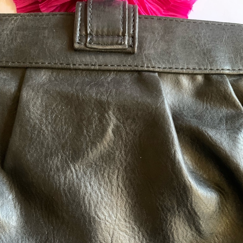 Liz Claiborne - Vintage Faux Leather Clutch Purse - Picture 5 of 7